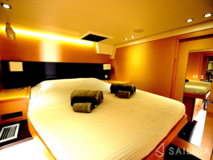 Lagoon 560 - Yacht Charter Sailica