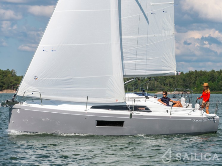 Oceanis 30.1 - Yacht Charter Sailica