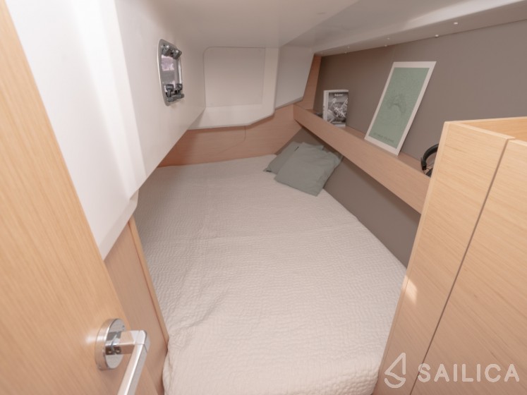 Oceanis 30.1 - Yacht Charter Sailica