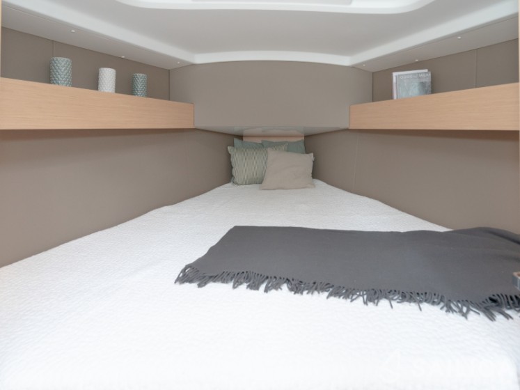 Oceanis 30.1 - Yacht Charter Sailica