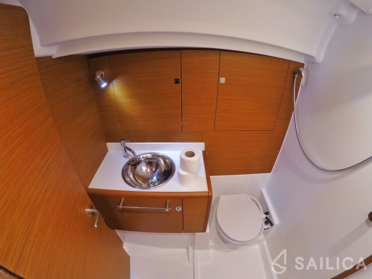 Sun Odyssey 449 - Yacht Charter Sailica