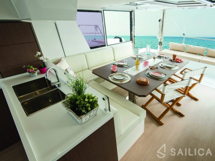 Bali 4.8  - Yacht Charter Sailica