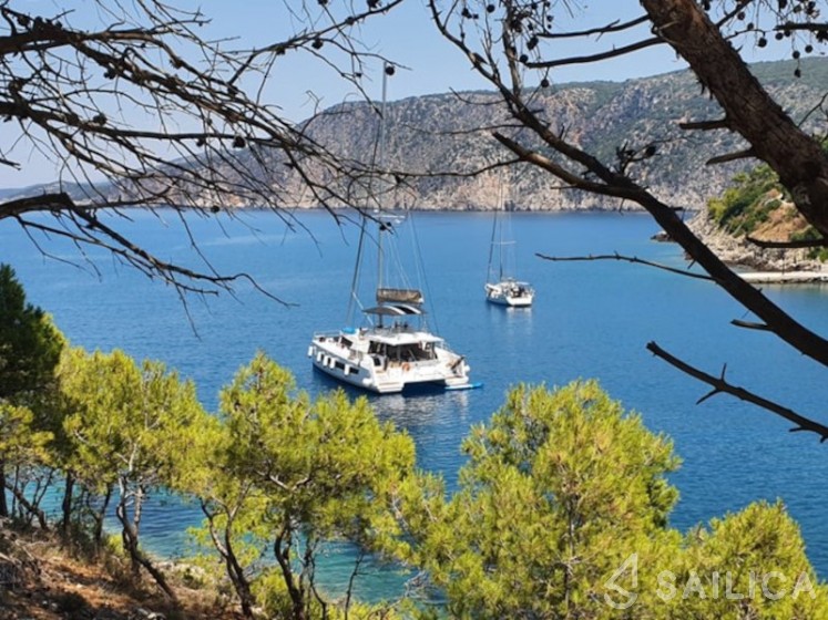Bali 4.8  - Yacht Charter Sailica