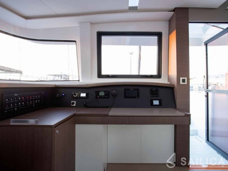 Bali 4.8  - Yacht Charter Sailica
