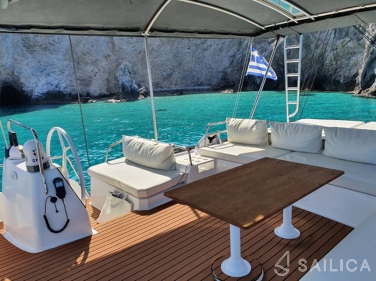 Bali 4.8  - Yacht Charter Sailica