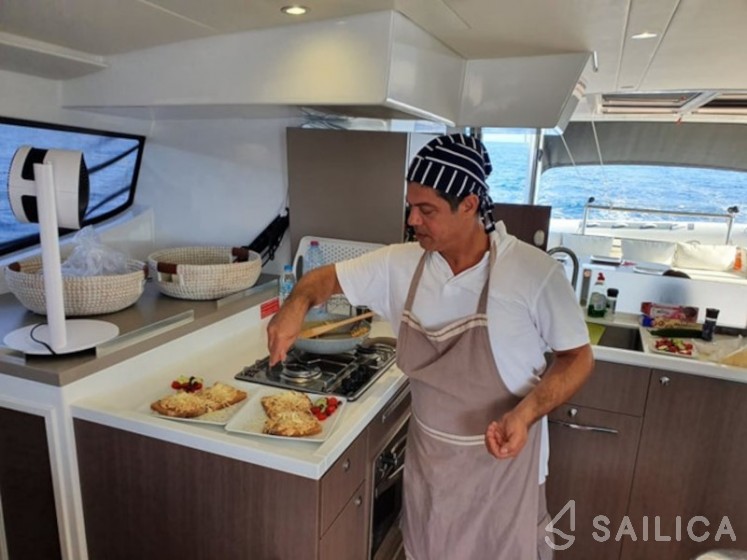 Bali 4.8  - Yacht Charter Sailica