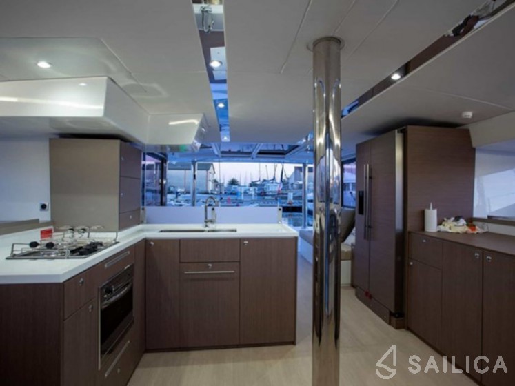 Bali 4.8  - Yacht Charter Sailica