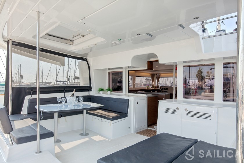 Lagoon 450  Flybridge - Yacht Charter Sailica