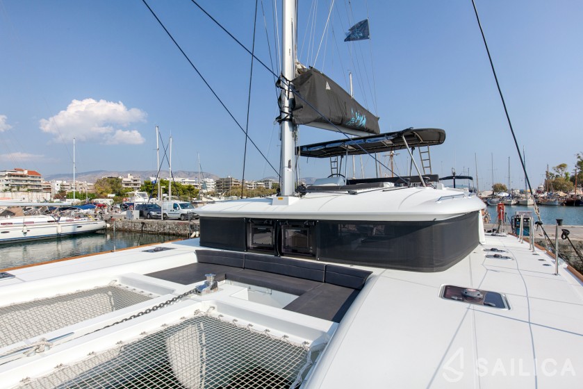 Lagoon 450  Flybridge - Yacht Charter Sailica