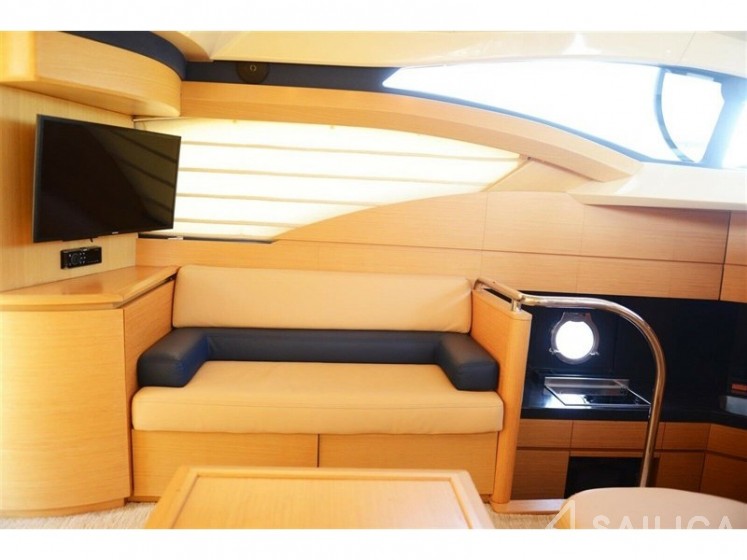 Azimut 43 - Yacht Charter Sailica