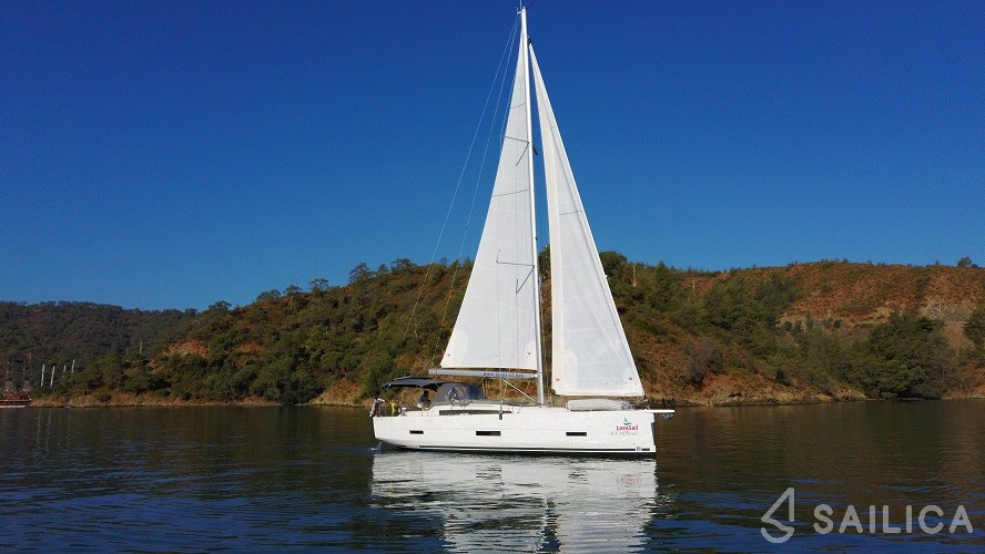 Dufour 430 - Yacht Charter Sailica