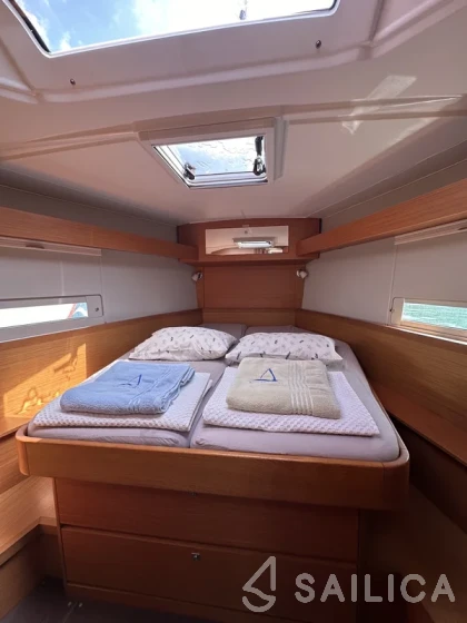 Dufour 430 - Yacht Charter Sailica