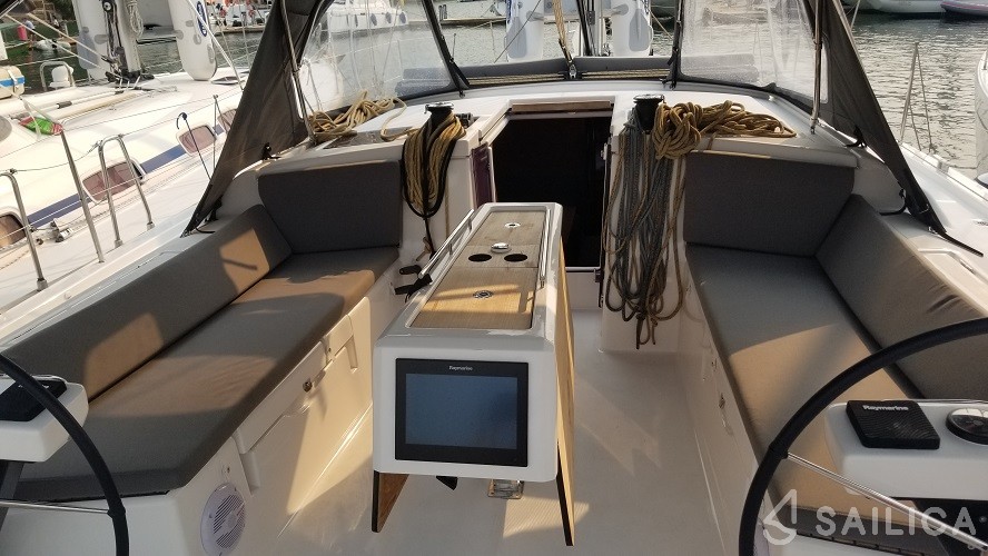 Dufour 430 - Yacht Charter Sailica