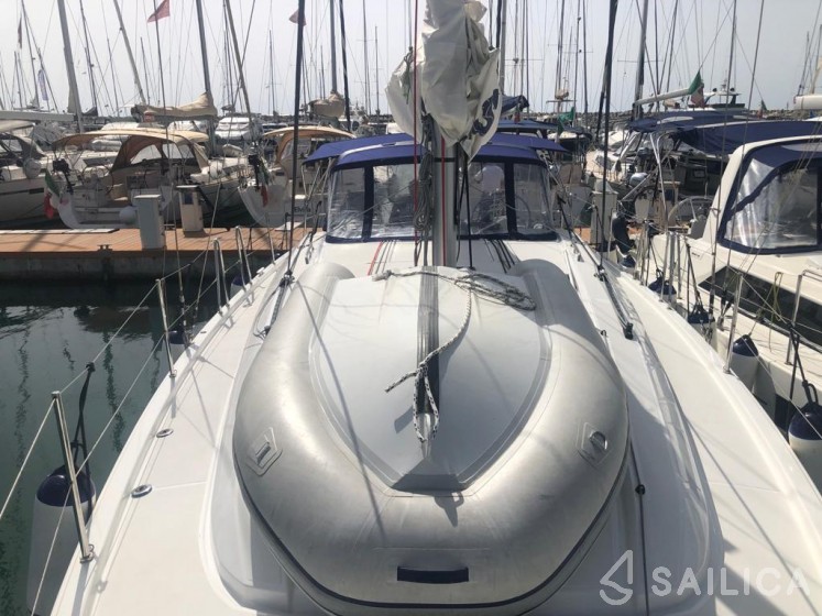 Oceanis 40.1 - Yacht Charter Sailica