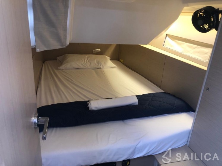 Oceanis 40.1 - Yacht Charter Sailica