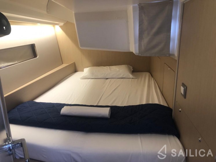 Oceanis 40.1 - Yacht Charter Sailica