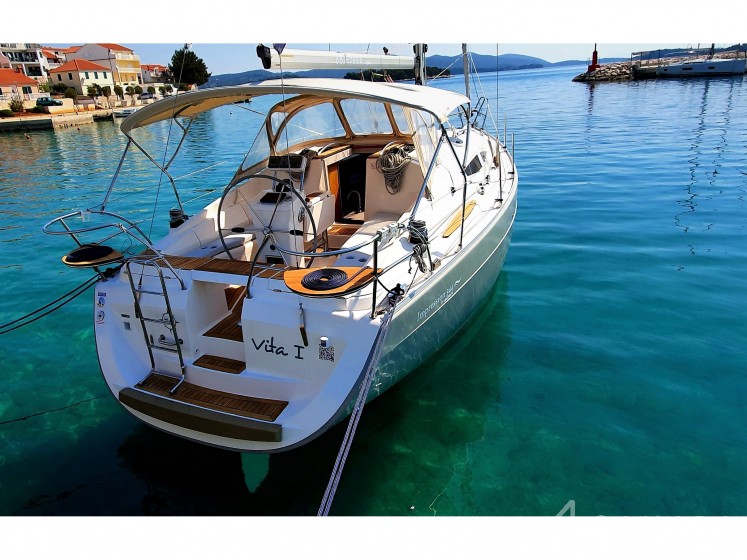 Elan 344 Impression - Yacht Charter Sailica