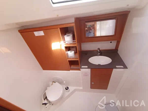 Bavaria 51 Cruiser - Yacht Charter Sailica