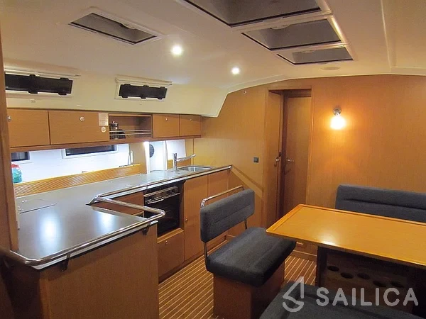 Bavaria 45 Cruiser - Yacht Charter Sailica