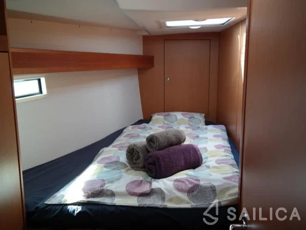 Bavaria 45 Cruiser - Yacht Charter Sailica
