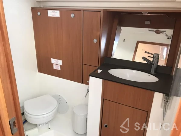 Bavaria 40 Cruiser S - Yacht Charter Sailica