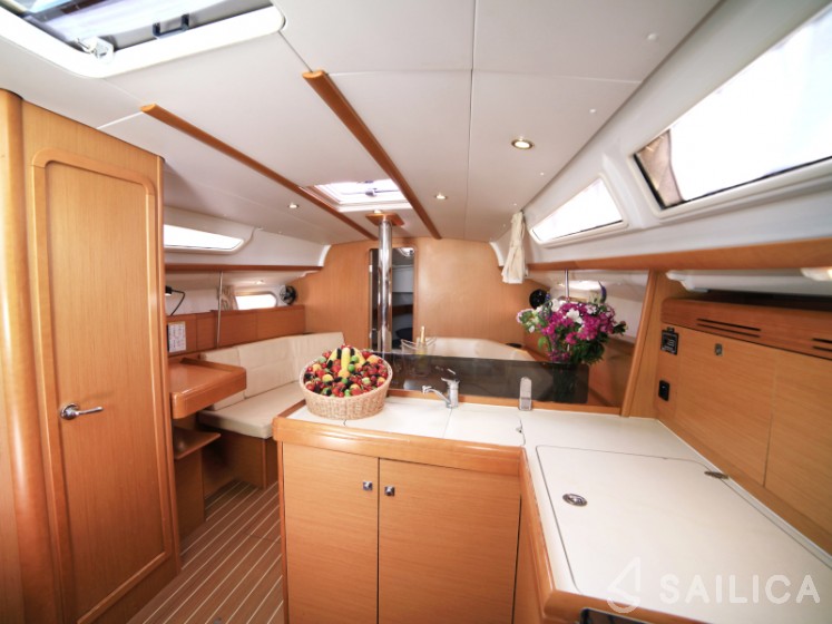 Sun Odyssey 36i - Yacht Charter Sailica