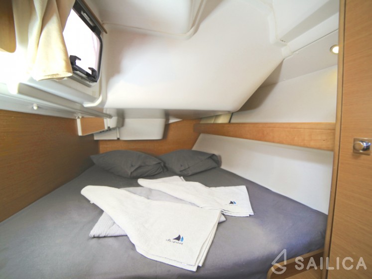 Sun Odyssey 36i - Yacht Charter Sailica