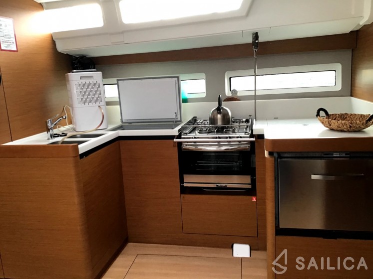 Sun Odyssey 490 - Yacht Charter Sailica