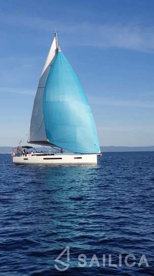 Sun Odyssey 490 - Yacht Charter Sailica