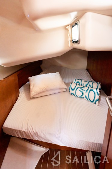Sun Odyssey 49DS - Yacht Charter Sailica