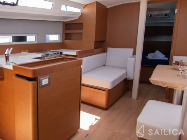 Sun Odyssey 410 - Yacht Charter Sailica