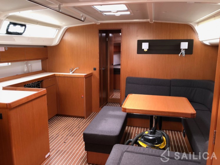 Bavaria 51 Cruiser - Yacht Charter Sailica