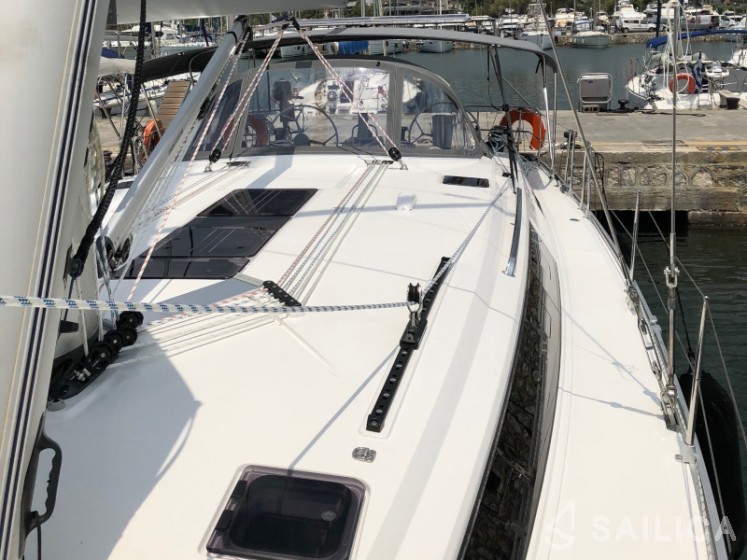 Bavaria 51 Cruiser - Yacht Charter Sailica