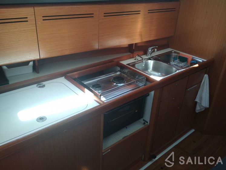 Cyclades 43.4 - Yacht Charter Sailica