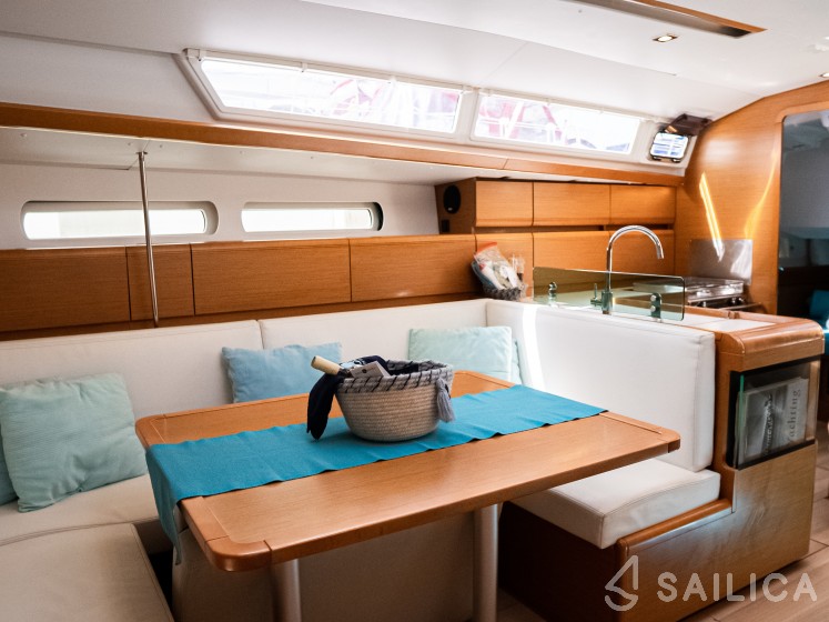 Sun Odyssey 419 - Yacht Charter Sailica