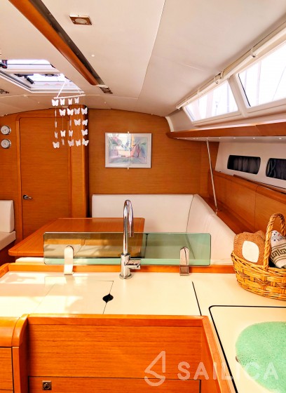 Sun Odyssey 419 - Yacht Charter Sailica