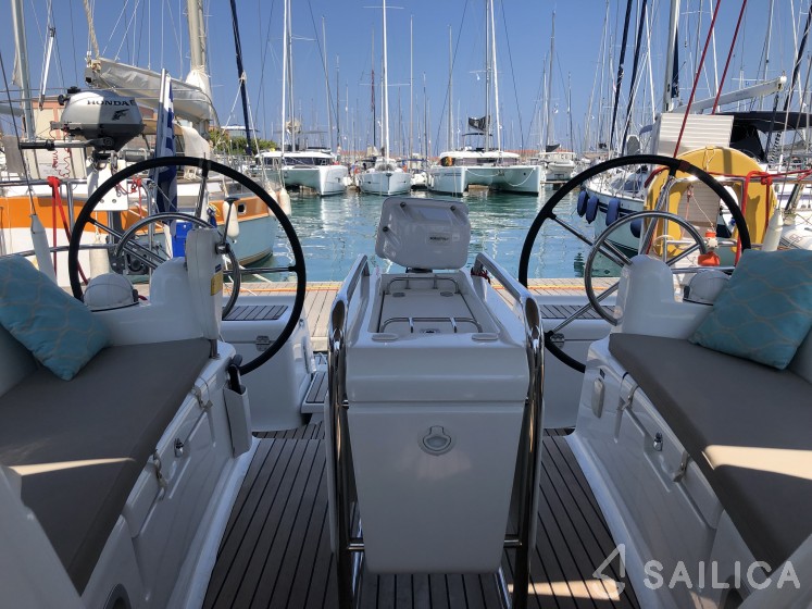 Sun Odyssey 419 - Yacht Charter Sailica