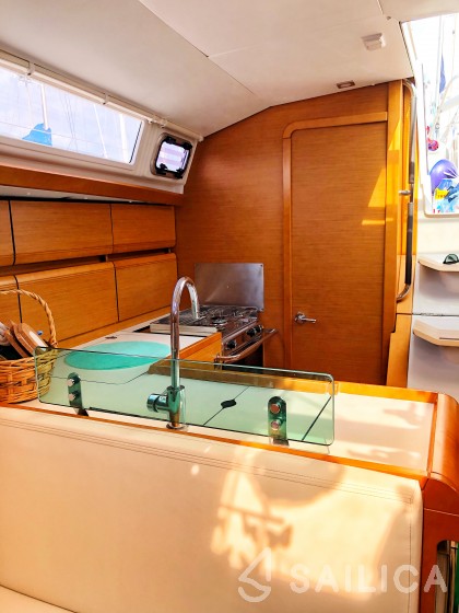 Sun Odyssey 419 - Yacht Charter Sailica