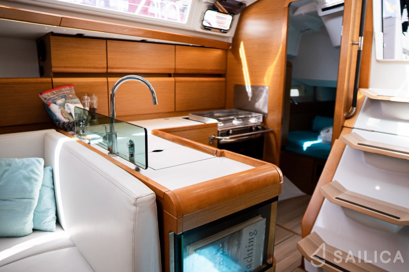 Sun Odyssey 419 - Yacht Charter Sailica