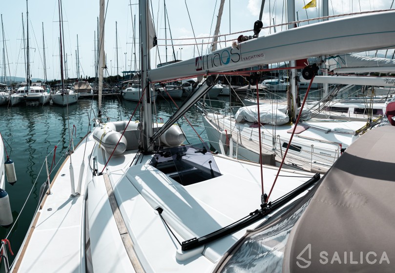 Sun Odyssey 419 - Yacht Charter Sailica