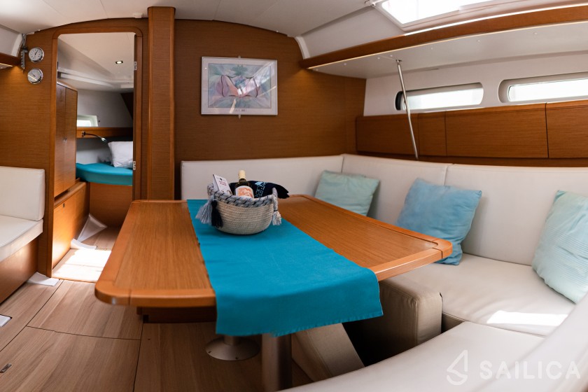 Sun Odyssey 419 - Yacht Charter Sailica