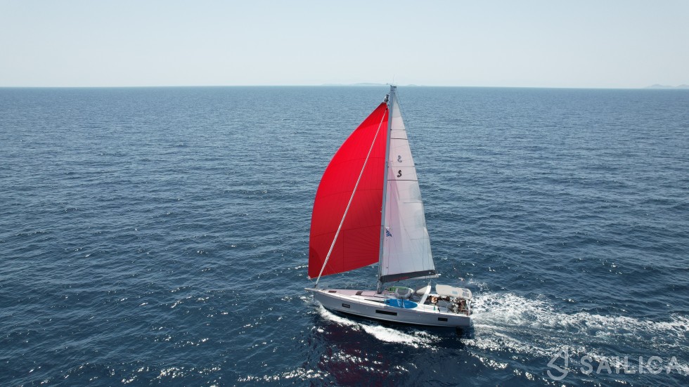Oceanis 51.1 - Yacht Charter Sailica