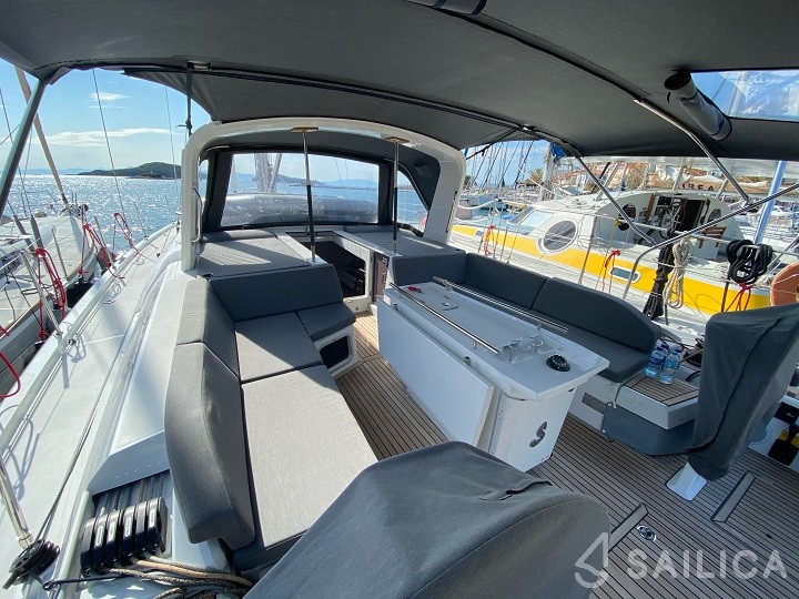 Oceanis 51.1 - Yacht Charter Sailica
