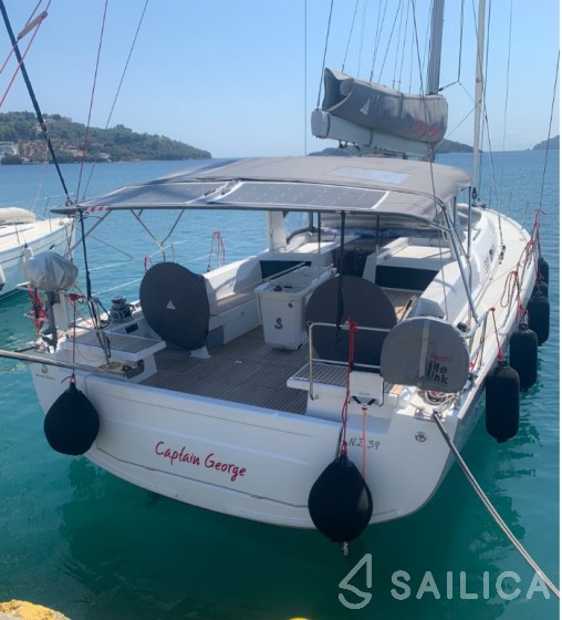 Oceanis 51.1 - Yacht Charter Sailica