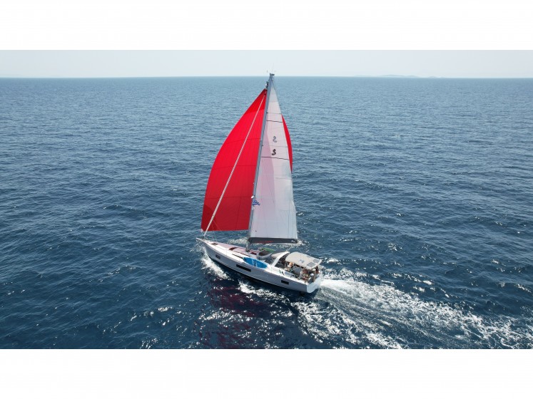 Oceanis 51.1 - Yacht Charter Sailica