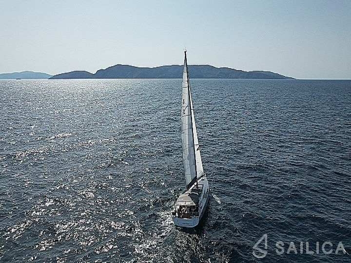Oceanis 51.1 - Yacht Charter Sailica