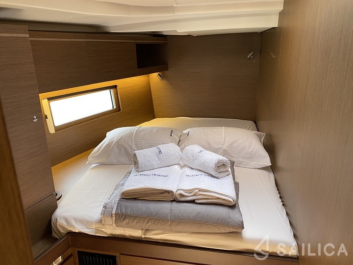 Oceanis 51.1 - Yacht Charter Sailica