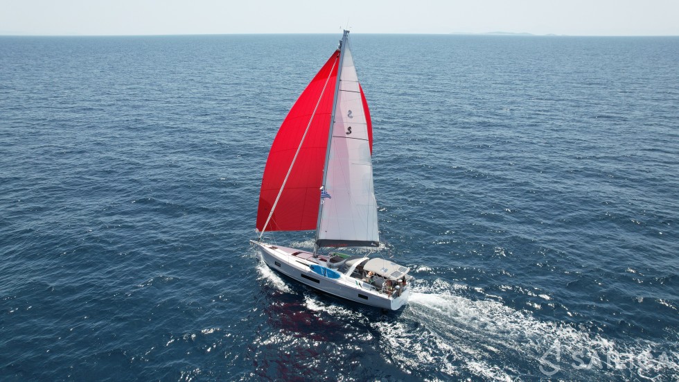Oceanis 51.1 - Yacht Charter Sailica