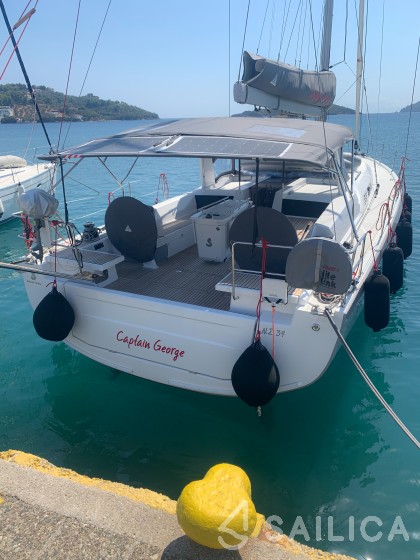 Oceanis 51.1 - Yacht Charter Sailica