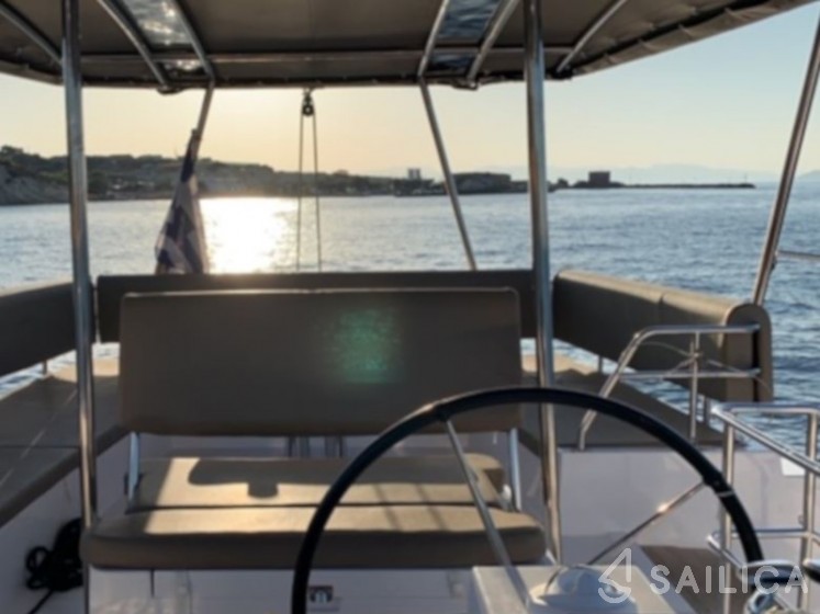 Nautitech 46 Fly - Yacht Charter Sailica